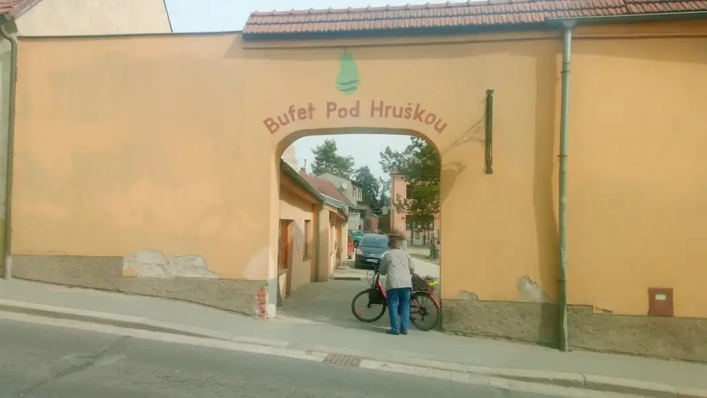 Bufet pod hruškou restaurant in Dačice