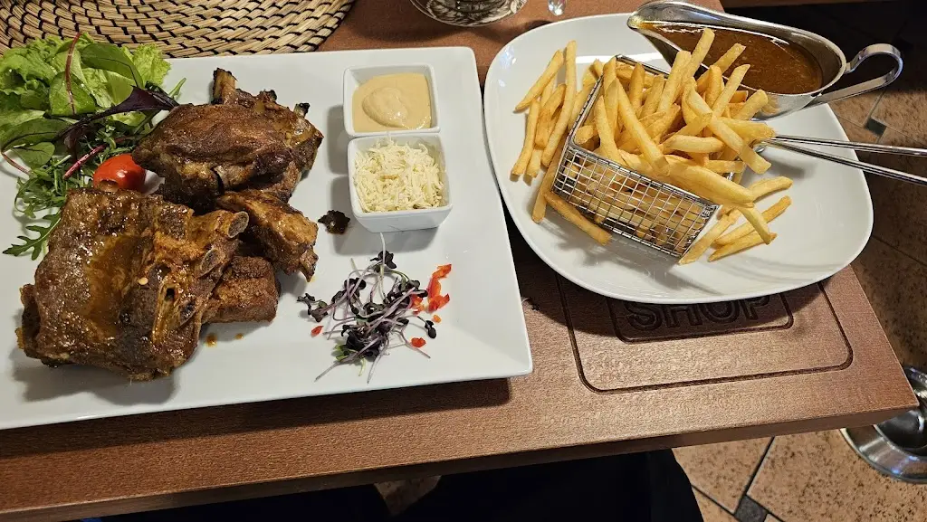 Rene Wiede_Lovecká bašta_Kraslice_review