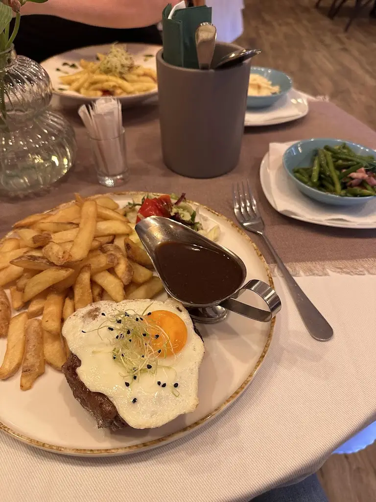 H. Heinrich_Yenkee and Peter Restaurant and gril_Kraslice_review