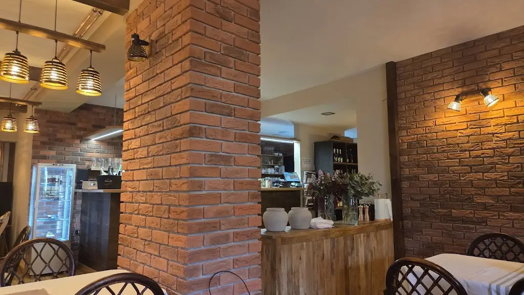 Yenkee and Peter Restaurant and gril_Kraslice_slider_image_2