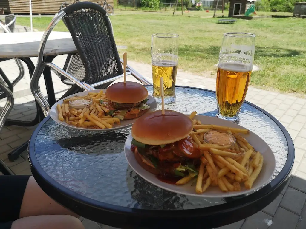 Felix K._Restaurace Márty ( bývalá Restaurace Pod vlekem )_Kraslice_review