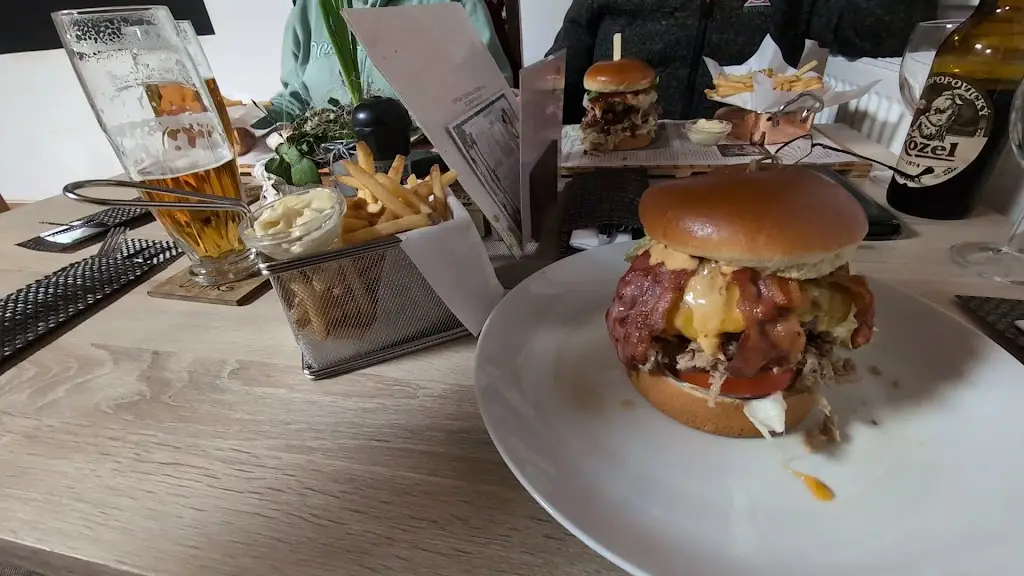 Restaurace Márty ( bývalá Restaurace Pod vlekem )_Kraslice_slider_image_2