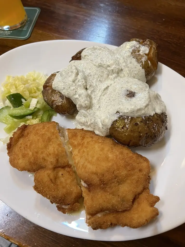 Christine Wood_Hotel restaurant Švejk_Kraslice_review