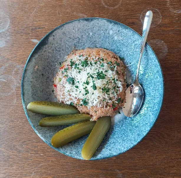 Kousek Lokte_Loket_slider_image_3