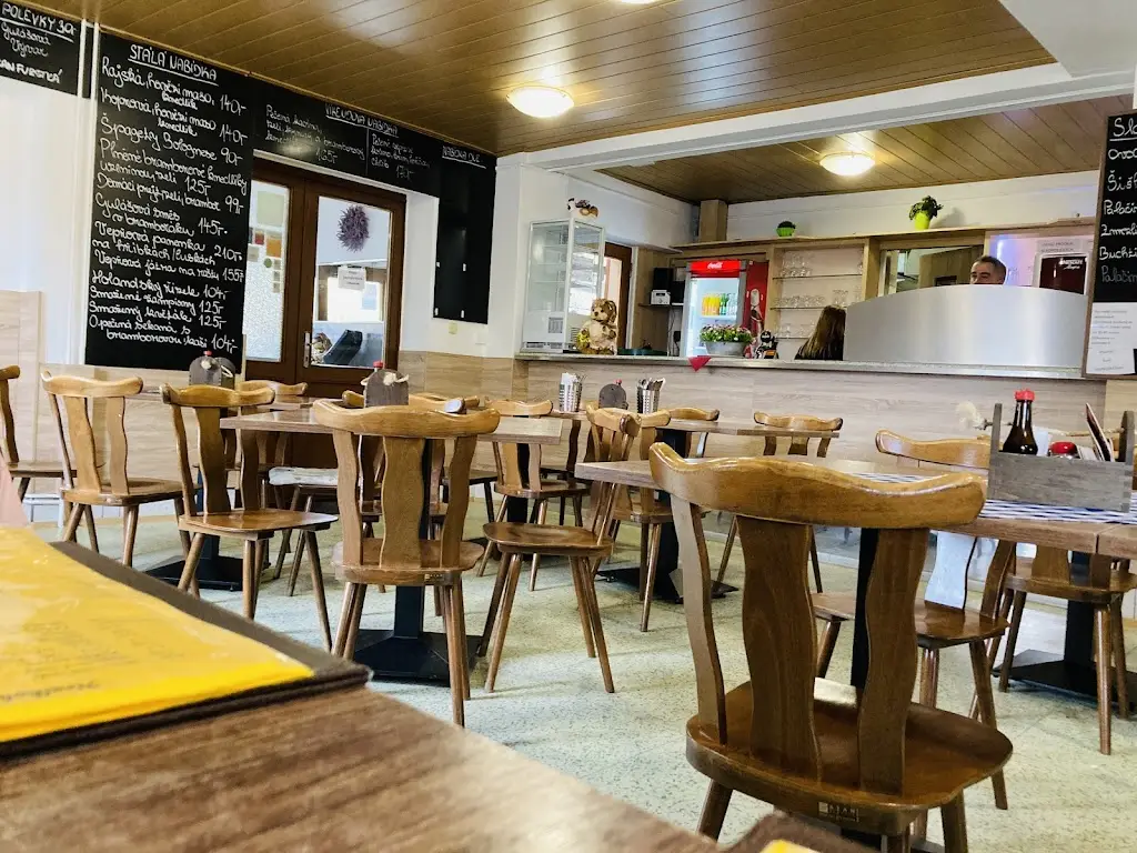 Restaurace Pod Kaštanem - Pastelákovi - Karlovy Vary_Loket_slider_image_1