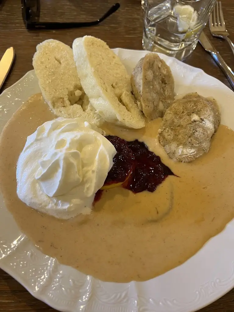 Silvana Ferreira_Rodinný lihovar a restaurace U Bílého koně_Loket_review