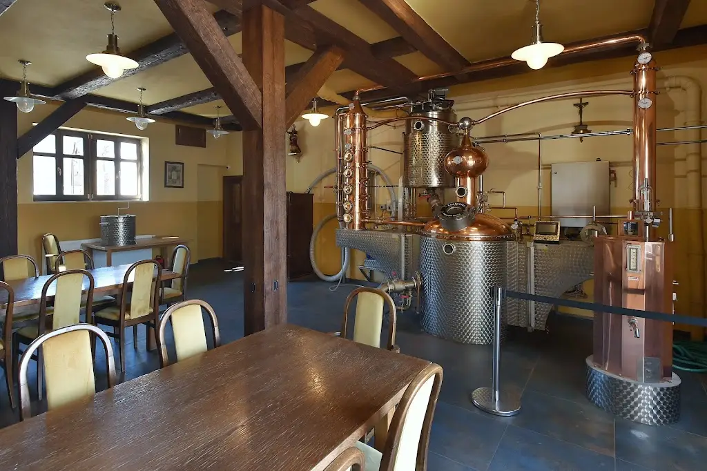 Rodinný lihovar a restaurace U Bílého koně ristorante a Loket