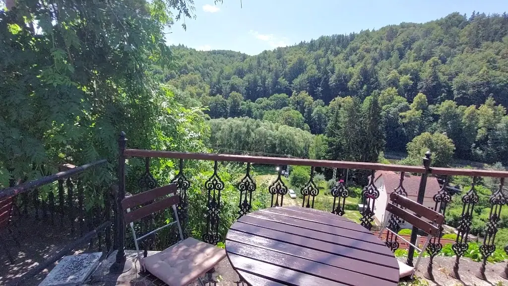 Hotel s lihovarem a restaurací U Bílého koně restaurant in Loket