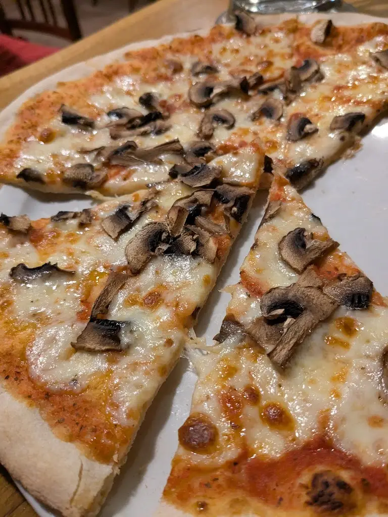 Barbara Peraus_Pizzerie Sklep_Luby_review