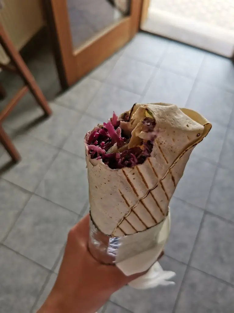 Vojtěch Mach_ENFES Kebap_Dačice_recensione