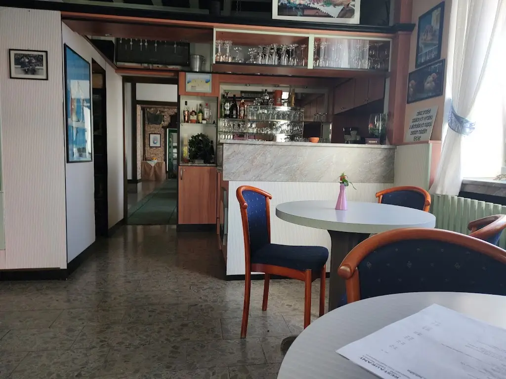 Jaroslava Schindlerová_Restaurace Hubertus_Lázně Kynžvart_recensione