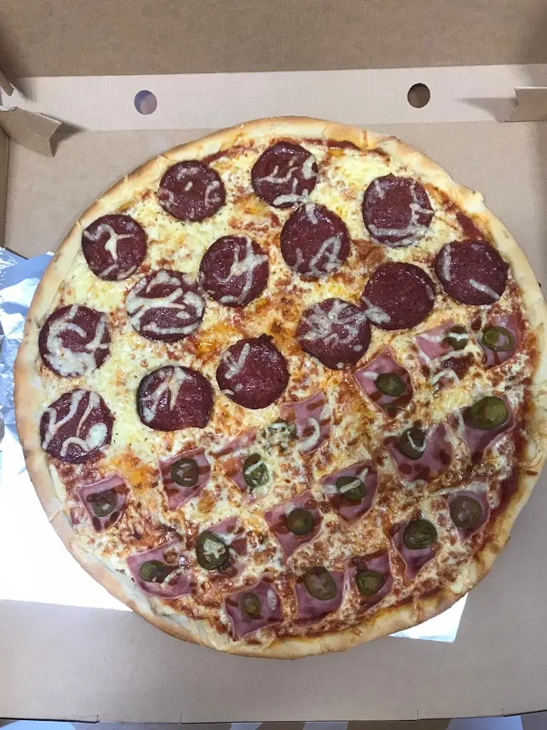 Menu_PizzaEduardo_Merklín_image_3