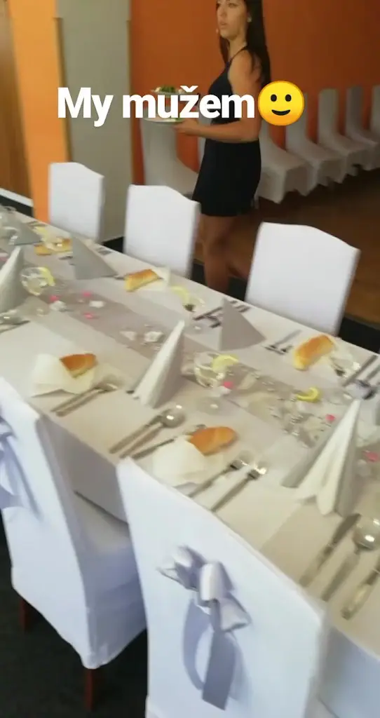 Restaurace a kulturní dům Meteor_Nové Sedlo_slider_image_2