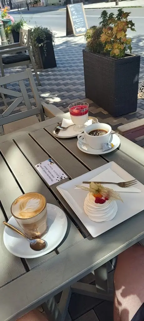 Vaclav Bauer_Orfeus cafe&wine_Nejdek_review