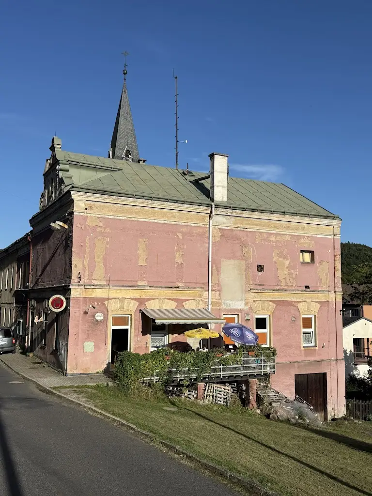 Angelo Schleussner_Restaurace U Bodláka_Oloví_review