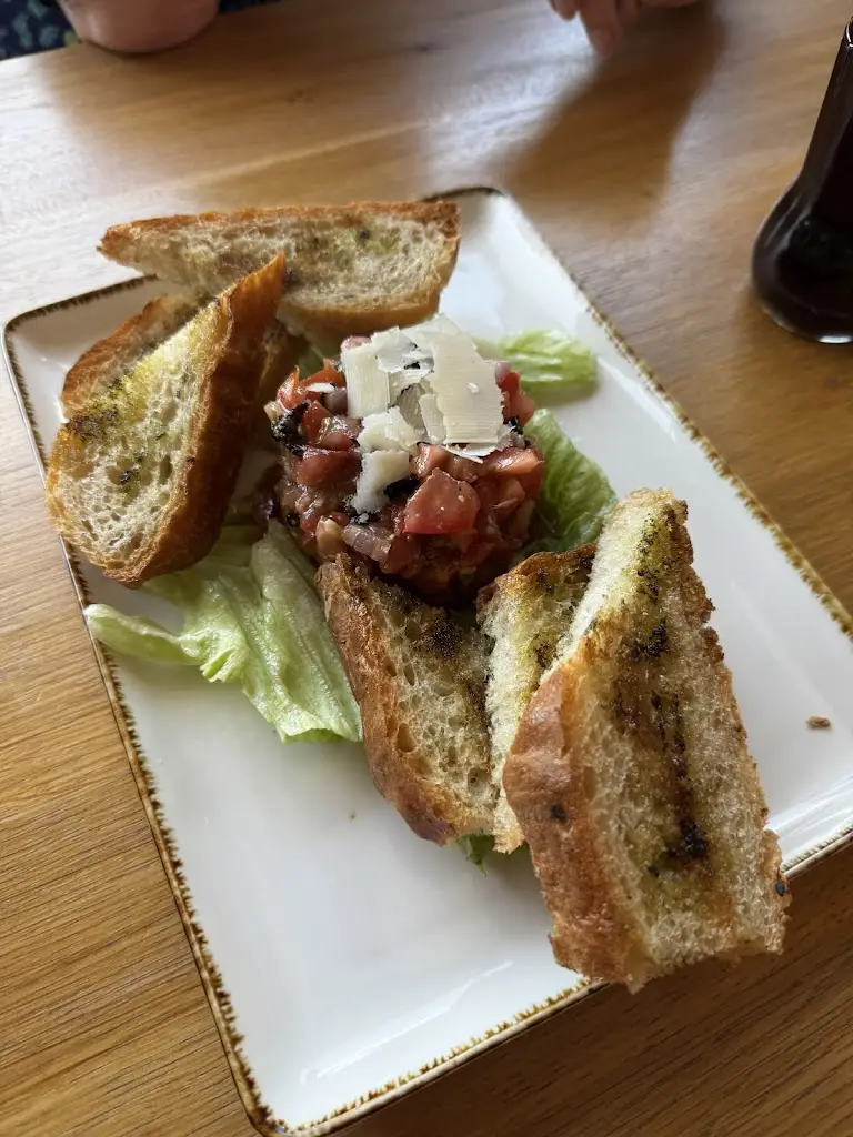 Samuel Erbandorf_Pérák_Okres Sokolov_review