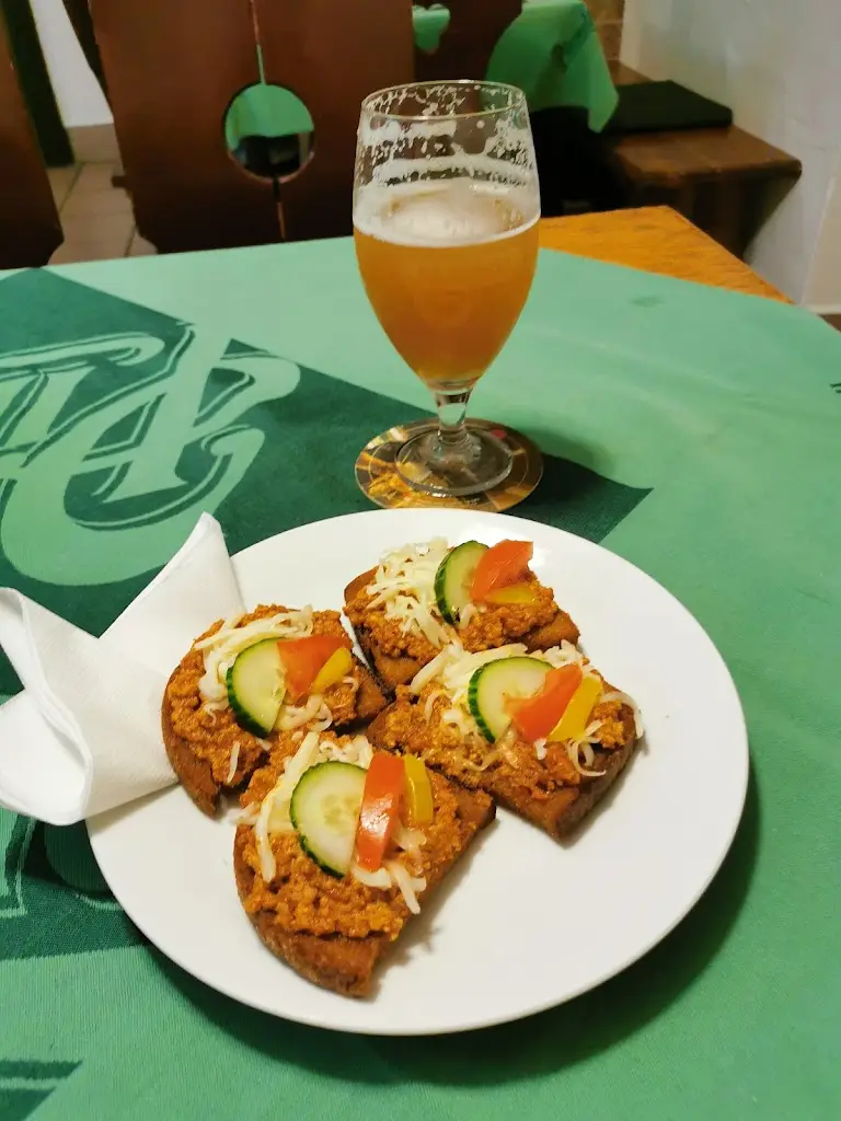 Martin Fojtík_Bára_Plesná_review