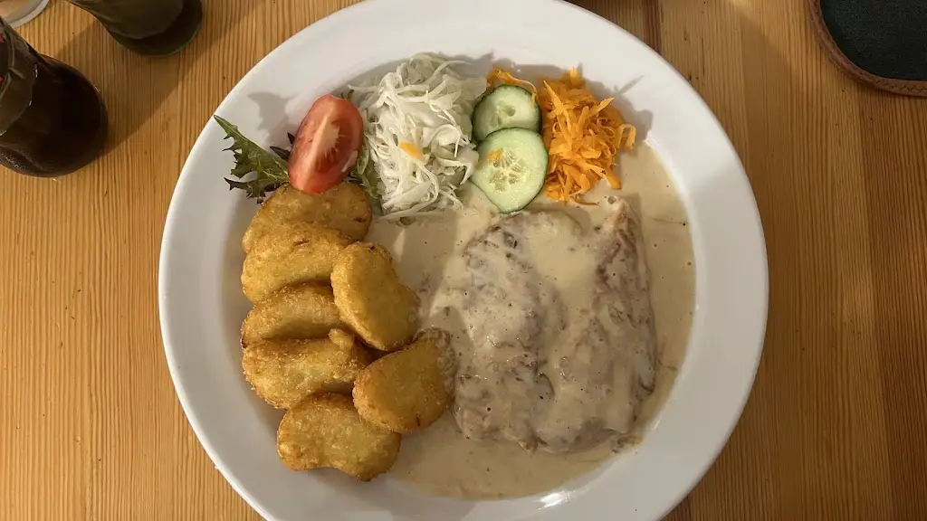 Tibor Majsai_Restaurace Actus_Sokolov_recensione