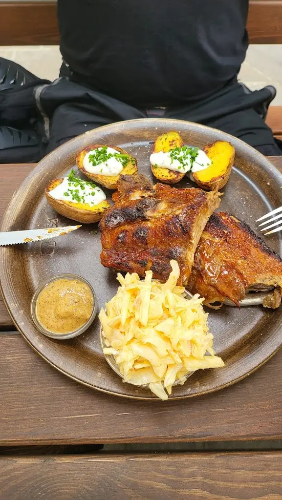 Feweryn Jablonski_hostINNec_Dolní Dvořiště_review