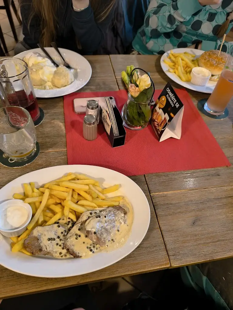 Michaela Rollová_Pub Cihelna_Žlutice_review