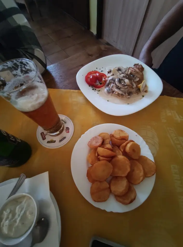 Jan Maňák_Motorest 66 Rovné_Bystřice nad Pernštejnem_review