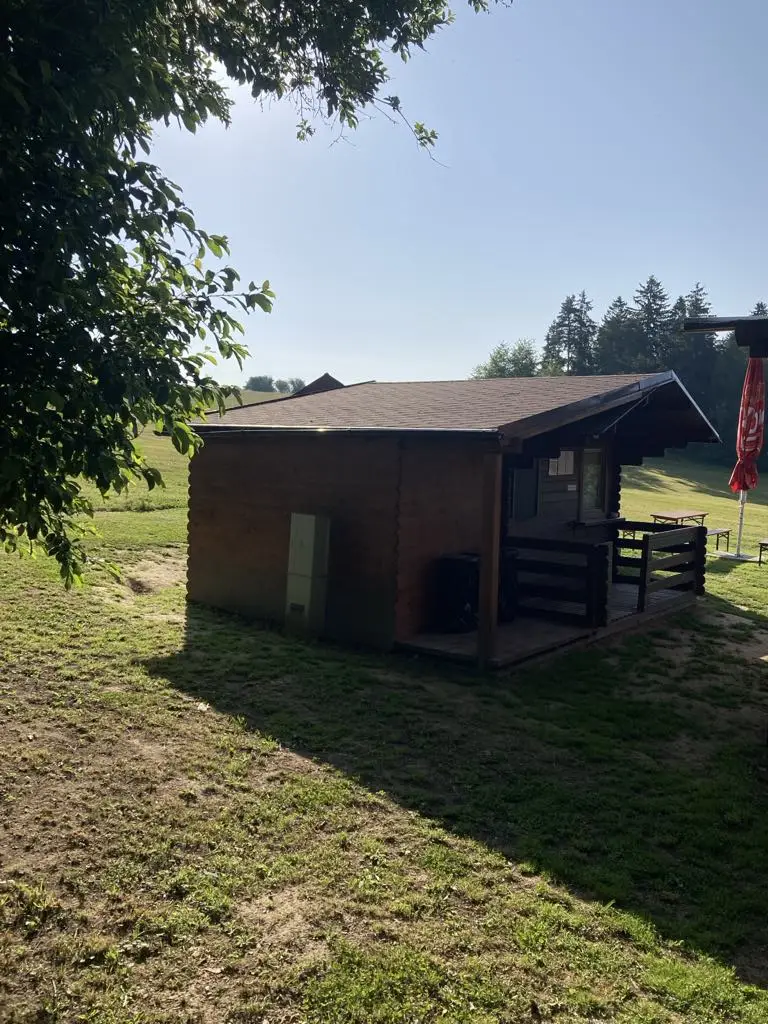 Miroslav Vesely_Stánek u Skaláku_Bystřice nad Pernštejnem_review