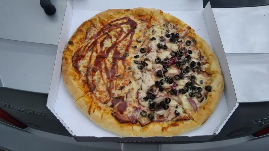 Iruka Umino_Pizza Nonno_Golčův Jeníkov_recensione