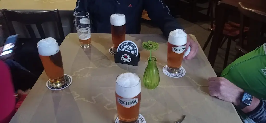 Attila Molnár_Občerstvení U Mostu_Herálec_review