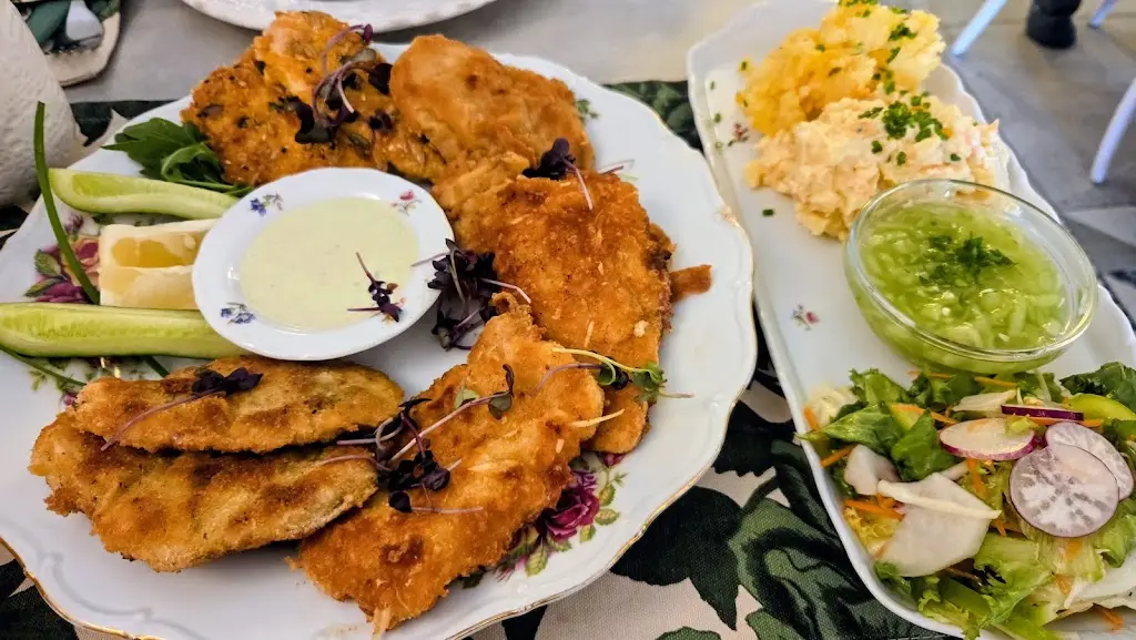 Řízková restaurace Pivoňka_Český Krumlov_slider_image_3