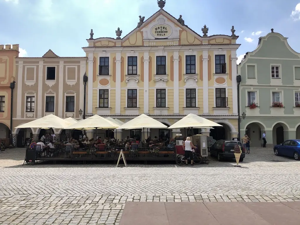 Johnny Be Good_Hotel U Černého Orla_Dolní Cerekev_review