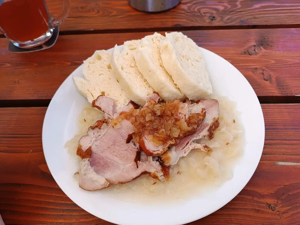 Michaela Jeřábková_Hostinec U čertů_Dolní Cerekev_review