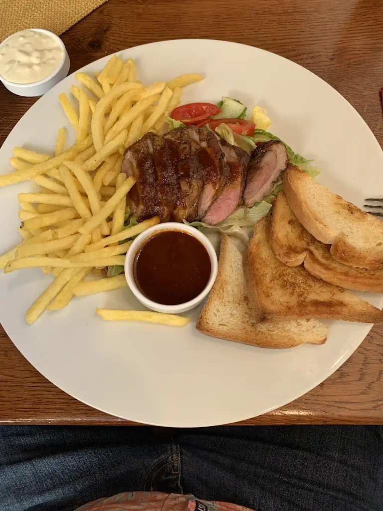 J Niemeijer_Restaurace Na Čtyrce_Dolní Cerekev_review