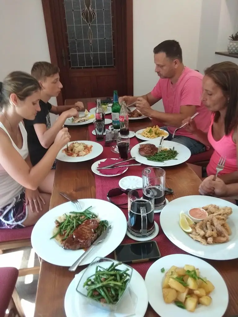 Eva Klusackova_Restaurace Na Čtyrce_Dolní Cerekev_review