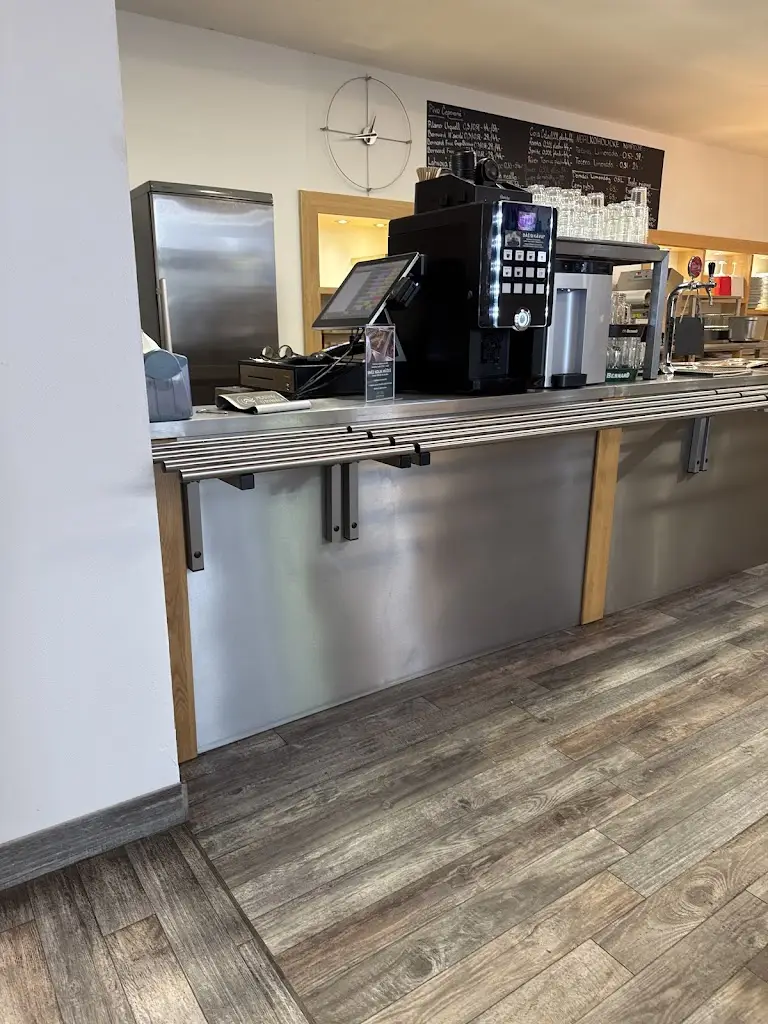 Oldřich Binar_Hostinec U Rybníka_Dolní Cerekev_review