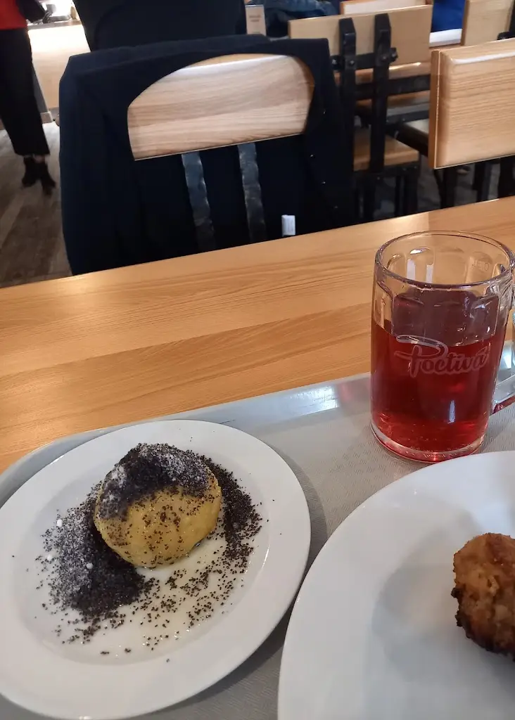 Zuzana Profousová_Hostinec U Rybníka_Dolní Cerekev_review