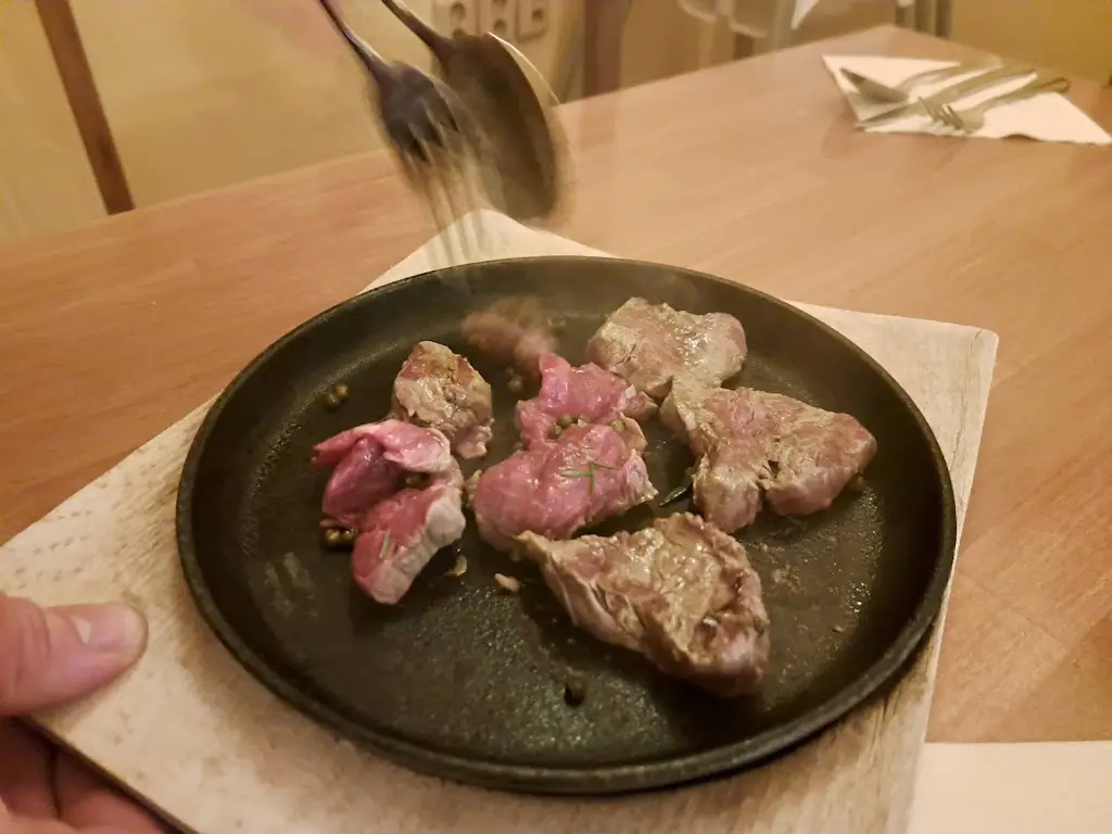 Connie Wan_Papa's Living Restaurant_Český Krumlov_review