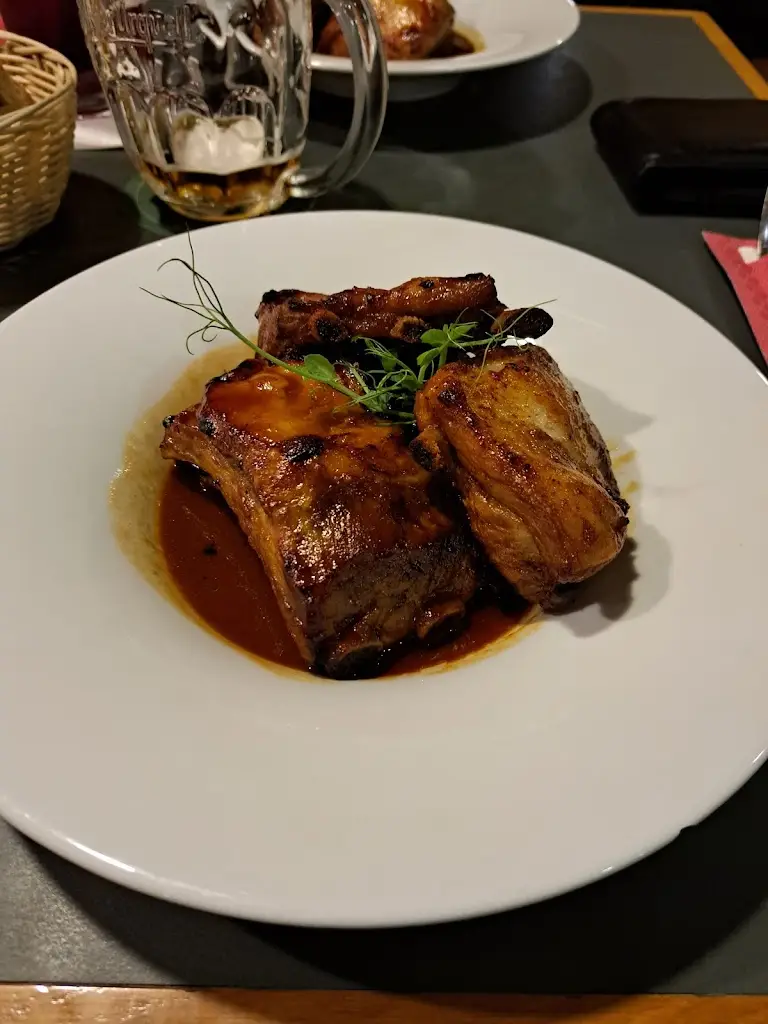 T V_Restaurace Jihlavský Parlament na Terasách_Dolní Cerekev_review