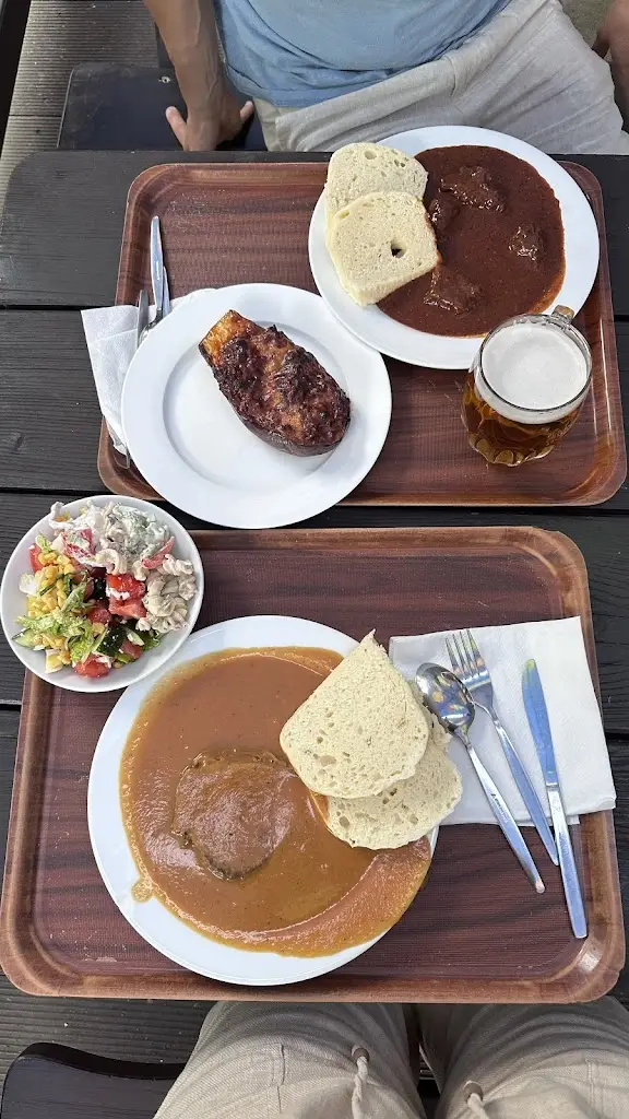 Elif_Motorest Melikana_Humpolec_review