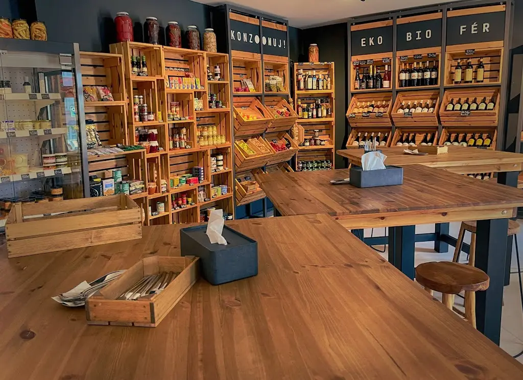 Gabriel Stroff_KONZOOM_Humpolec_review