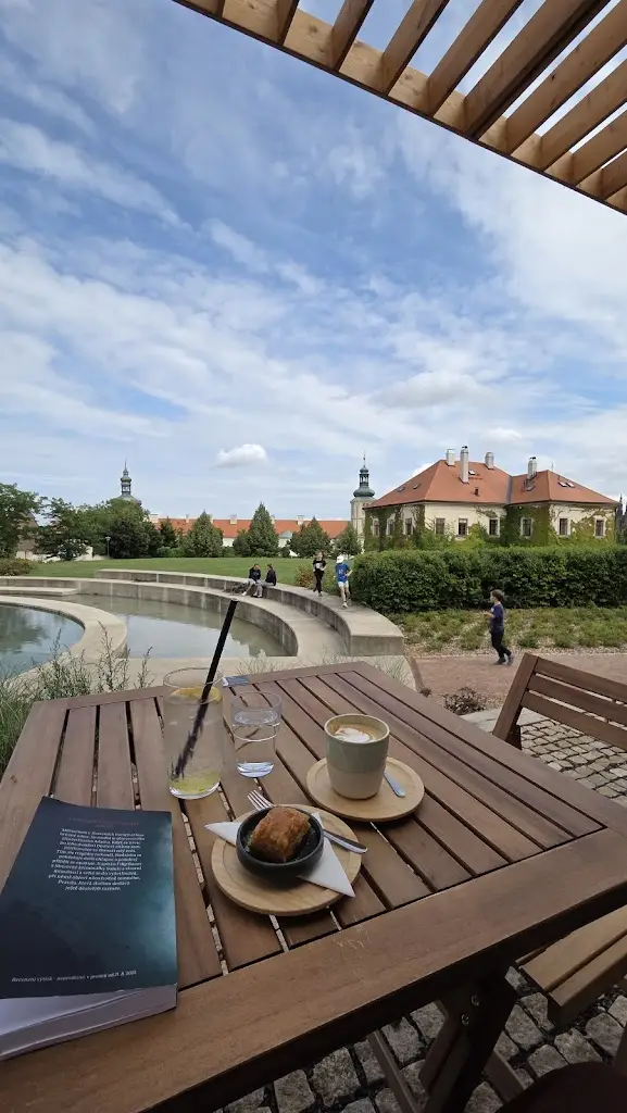 Tereza Strnadová_SKLENÍK bistro_Jemnice_review