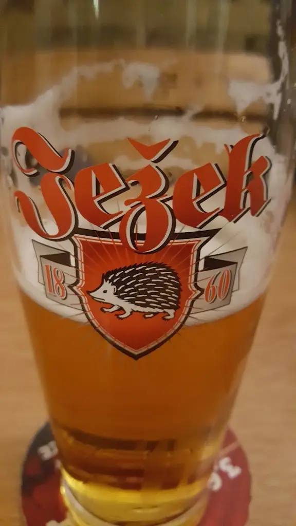 Matthew Correll_Steak House Jack_Jihlava_recensione