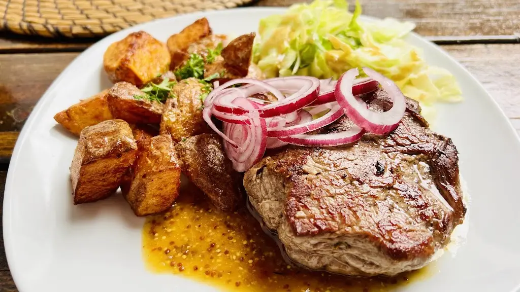 Travellers restaurant_Český Krumlov_slider_image_3