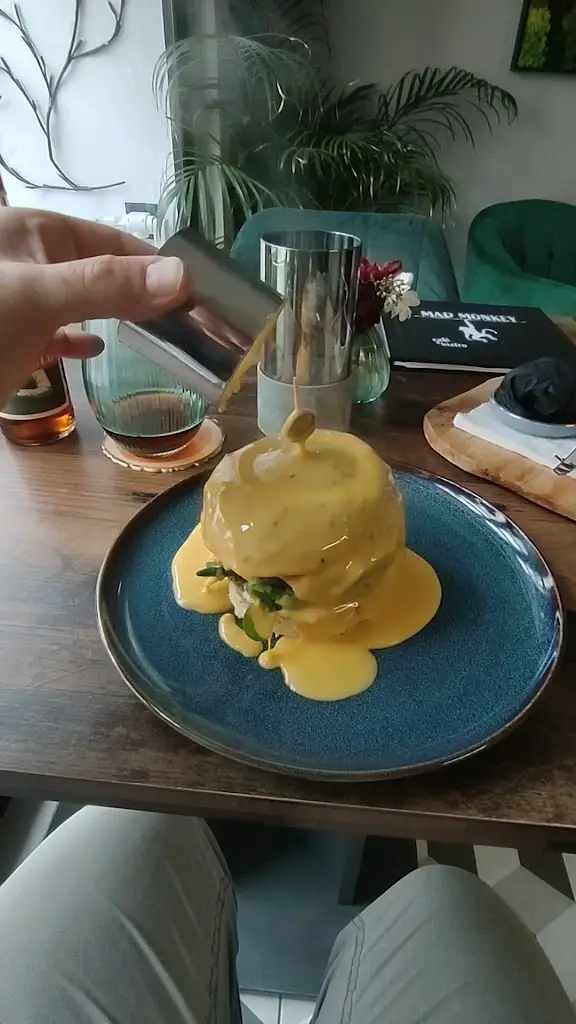 pablo plaza guijarro_Mad Monkey Café & Bistro_Jihlava_review