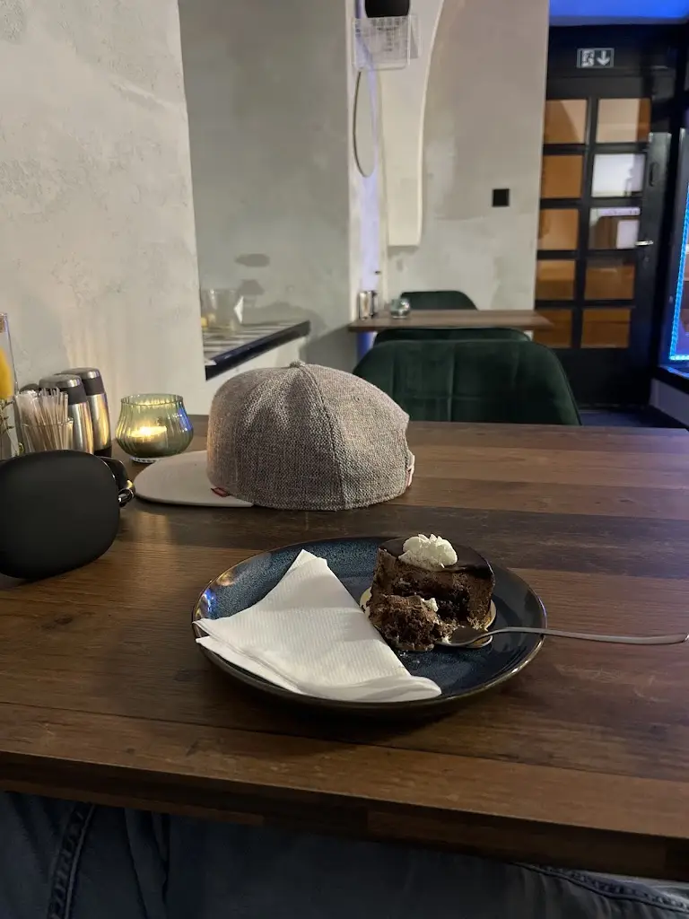 Seananigans_Mad Monkey Café & Bistro_Jihlava_review