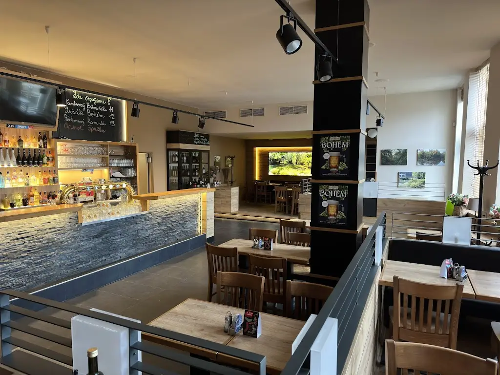 Na Rynku & Pub restaurant in Kamenice