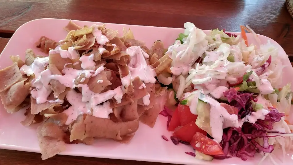 CZECH WALKER_Pizzeria 