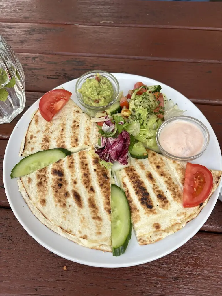 Suzan Green_Laibon_Český Krumlov_review