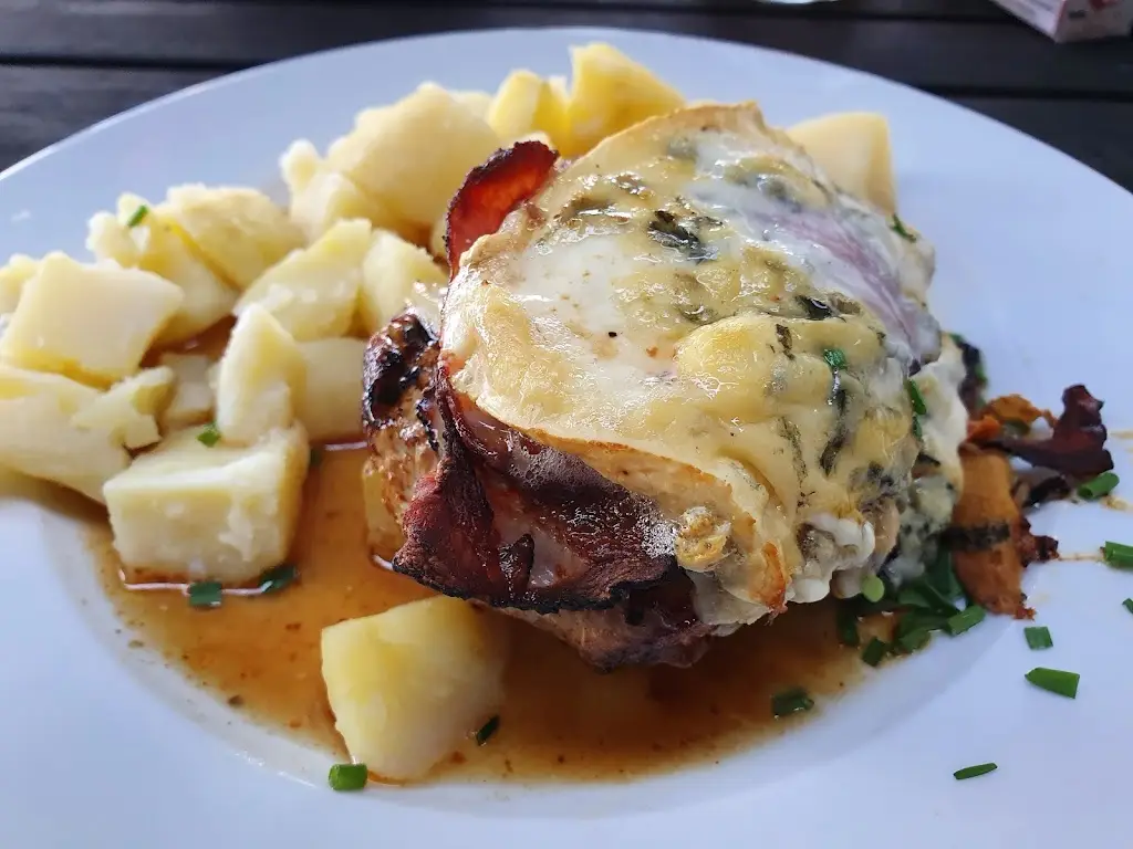 Pavel Povalač_Restaurace U Nádraží_Kamenice nad Lipou_review