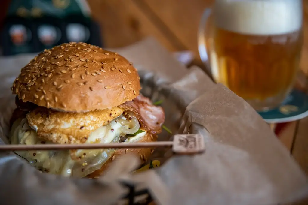 Můstek Beer&Burger_Český Krumlov_slider_image_3