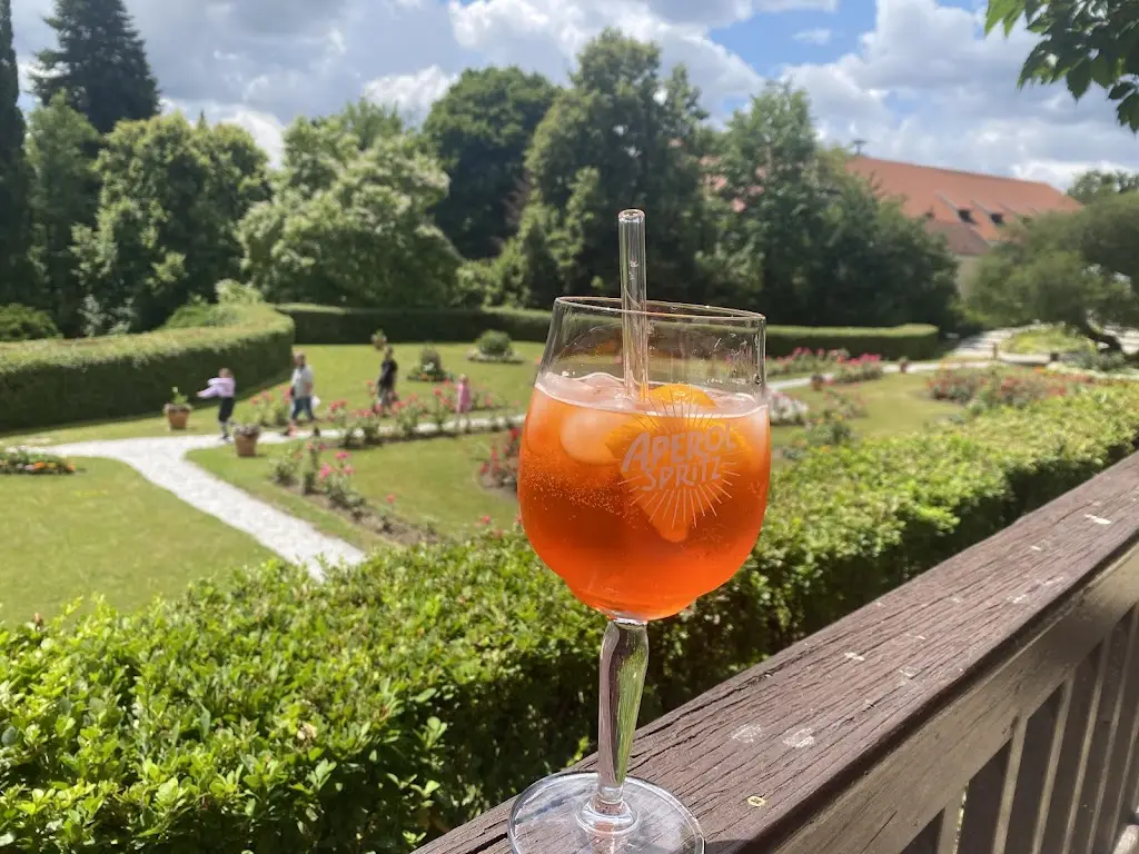 Tynka Markech_Castle café_Kamenice nad Lipou_review